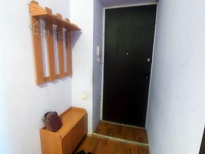 квартира за адресою Тополина вул., 30