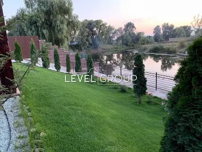 будинок за адресою Набережна, 32