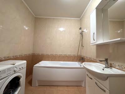 квартира за адресою Лісова вул., 42