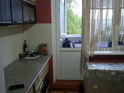 квартира за адресою Крошенська вул., 40