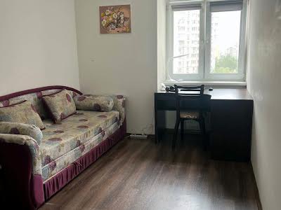 квартира за адресою Анни Ахматової вул., 22