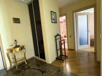 квартира по адресу Драгоманова ул., 6-А
