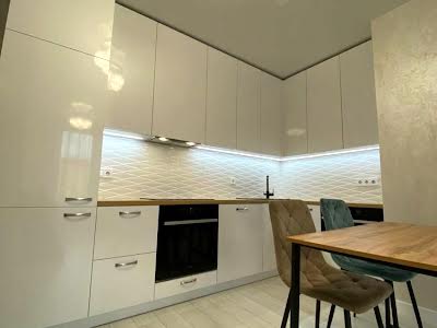 квартира за адресою Регенераторна вул., 4