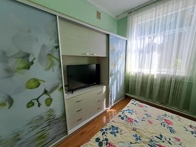 квартира за адресою Довженка вул., 13