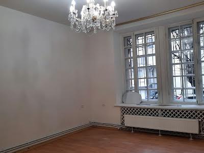 комерційна за адресою Футуристів пров., 9