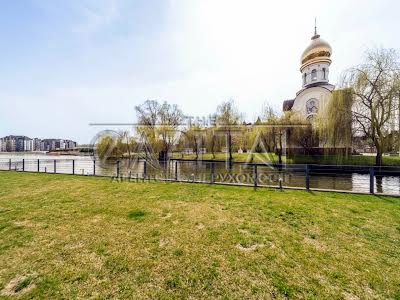 будинок за адресою с. Лісники, Виноградна вул.