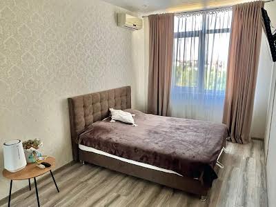квартира за адресою Юнацька вул., 19