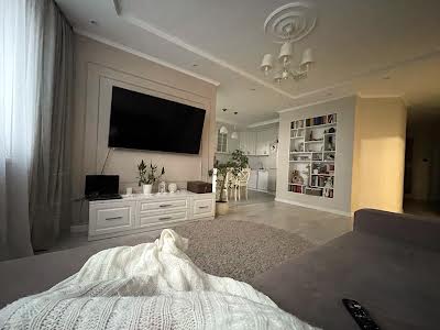 квартира за адресою Ревуцького вул., 7-В