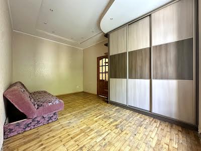 квартира за адресою Шота Руставелі вул., 2