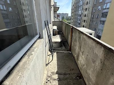 квартира за адресою Червоної Калини просп. (Володимира Маяковського), 8