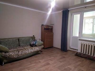 квартира за адресою Івана Фунтового вул., 68