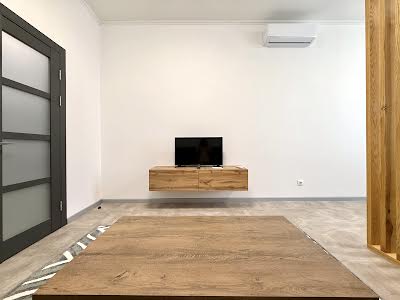 квартира за адресою Дегтярна вул., 20