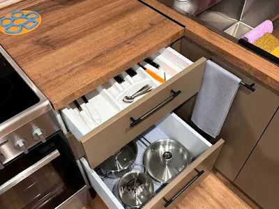 квартира за адресою Ревуцького вул., 40