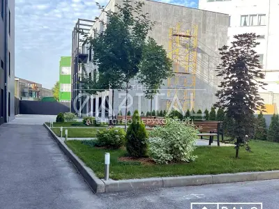 коммерческая по адресу Старокиївська, 10