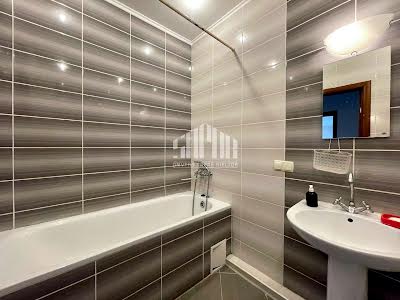 квартира за адресою Польова вул., 20Б