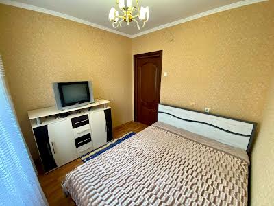 квартира за адресою Зарічанська вул., 38