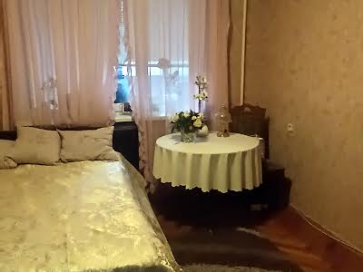 квартира за адресою Полярна вул., 8г