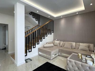 квартира за адресою Озерна, 8