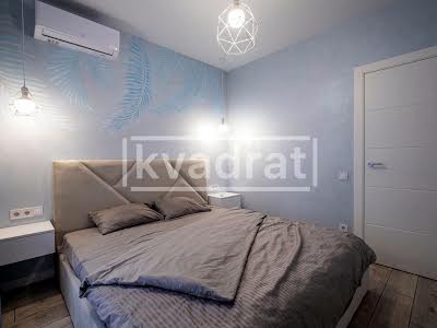 квартира за адресою Ревуцького вул., 40Б