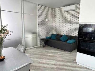 квартира за адресою Драгоманова, 10