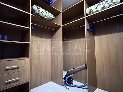 квартира за адресою Почайнинська вул., 25/49