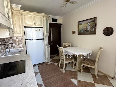 квартира за адресою Ахматова, 30