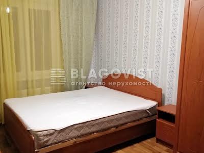 квартира за адресою Михайла Максимовича вул. (Онуфрія Трутенка), 7-В