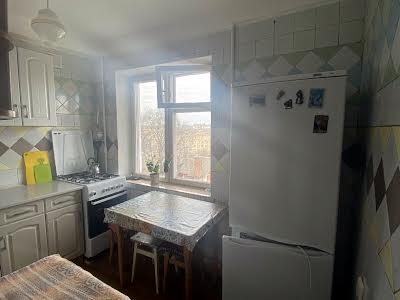 квартира за адресою Вереснева вул., 18/20