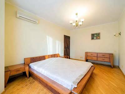 квартира за адресою Степана Руданського вул., 4-6