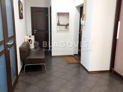 квартира за адресою Раїси Окіпної вул., 10б