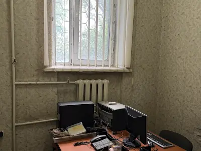 комерційна за адресою Святославська вул., 15