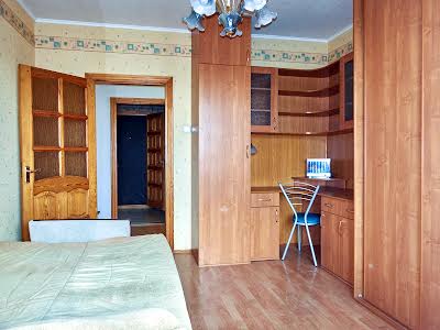 квартира по адресу Ревуцкого ул., 42