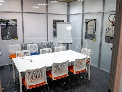 коммерческая по адресу Леси Украинки бульв., 34