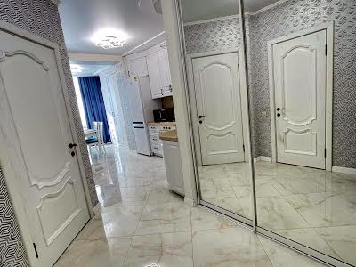 квартира за адресою Братська вул., 12