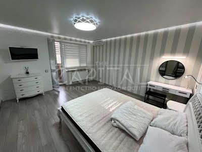 квартира за адресою Захарівська вул., 10