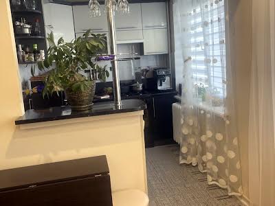 квартира за адресою Данила Галицького бульв., 20