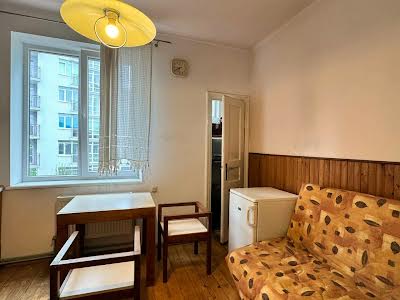 квартира за адресою Остапа Луцького вул., 20
