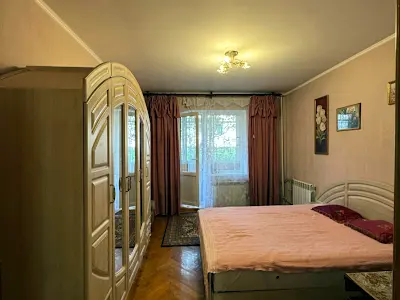 квартира за адресою Феофіла Яновського вул., 2