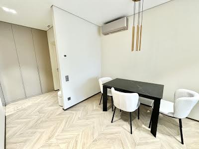 квартира за адресою Драгоманова вул., 31-А
