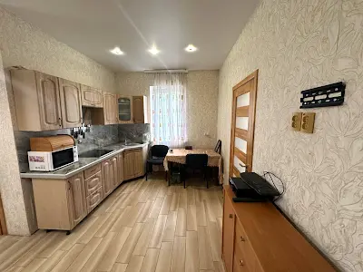 дом по адресу Шкільна