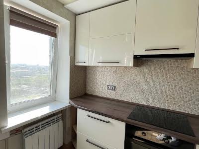 квартира по адресу Будівельників, 28