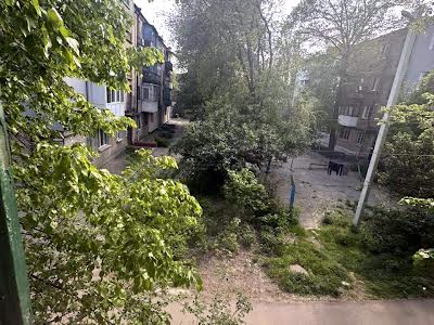 квартира по адресу Строителей ул., 27