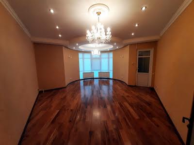 комерційна за адресою Оболонська набережна вул., 7
