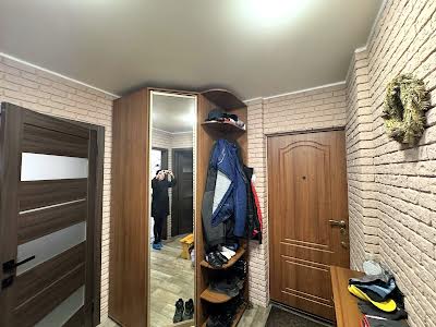 квартира за адресою Осіння вул., 10