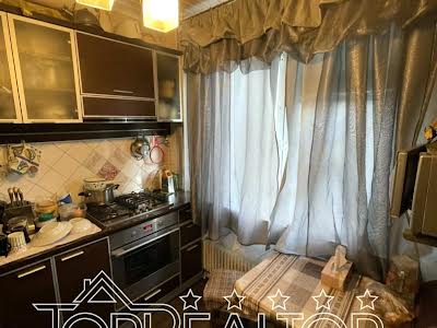 квартира за адресою Нескорених вул. (Героїв Праці), 4б