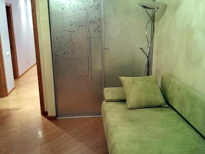 квартира за адресою Панаса Мирного вул., 28-А