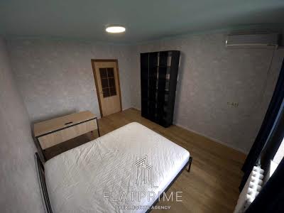квартира за адресою Драгоманова вул., 12А