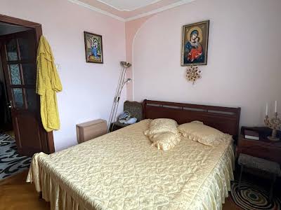 квартира за адресою Кирила Трильовського вул., 28