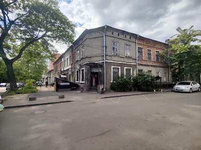 комерційна за адресою 1-й Розумовський пров., 8