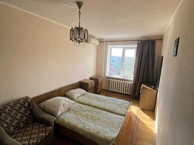 квартира за адресою Полігонна вул. (Погребняка), 18-Б